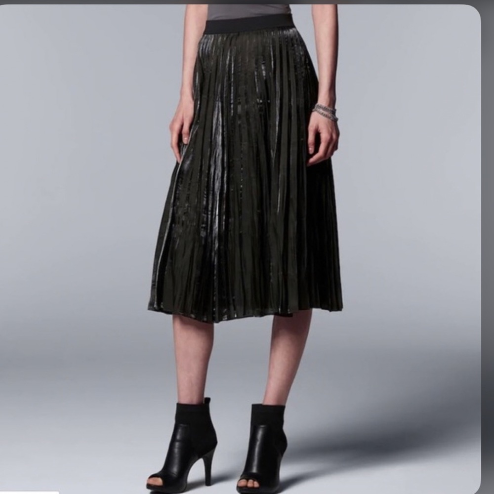 Simply Vera black and silver free flow skirt
